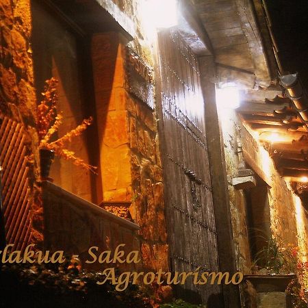 Perlakua Saka Villa เดบา ภายนอก รูปภาพ