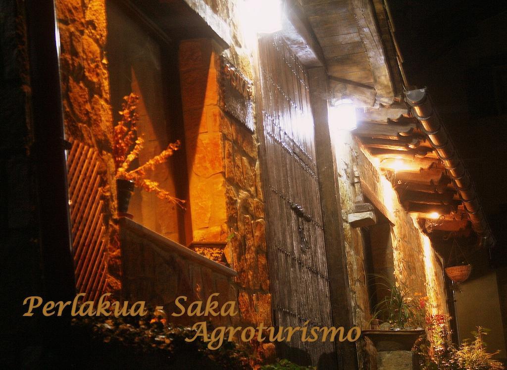 Perlakua Saka Villa เดบา ภายนอก รูปภาพ