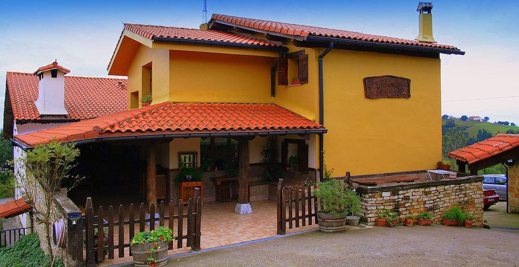 Perlakua Saka Villa เดบา ภายนอก รูปภาพ